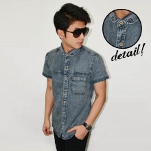 Kemeja Short Denim Grey Wooden Button