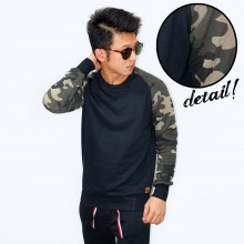 Sweatshirt With Camo Sleeve Black