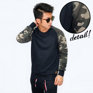 Sweatshirt With Camo Sleeve Black