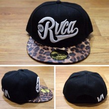 Topi Snapback Rvca Leopard