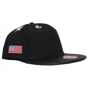 Topi Snapback Micky Mouse Planet Black